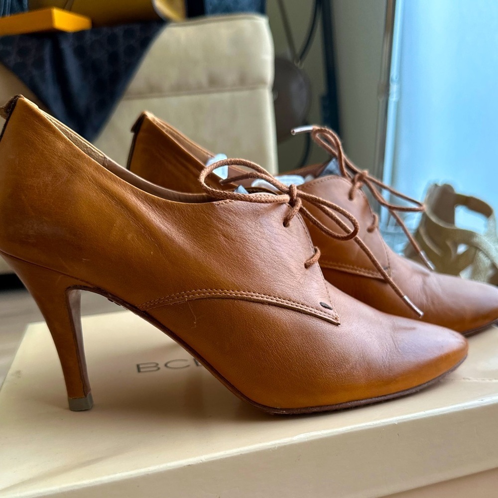 Leather Laced Oxford Heels- Distressed Cognac Brown